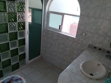 VENTA E CASA DE 2 NIVELES EN FRACC. AMATES DE OAXTEPEC