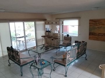 VENTA E CASA DE 2 NIVELES EN FRACC. AMATES DE OAXTEPEC