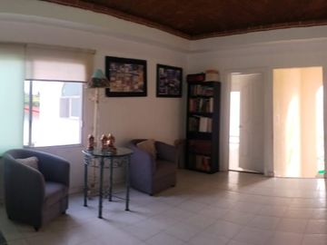 VENTA E CASA DE 2 NIVELES EN FRACC. AMATES DE OAXTEPEC