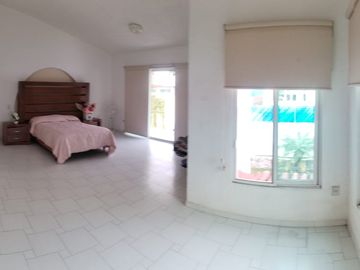 VENTA E CASA DE 2 NIVELES EN FRACC. AMATES DE OAXTEPEC