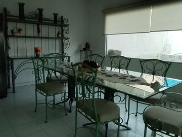 VENTA E CASA DE 2 NIVELES EN FRACC. AMATES DE OAXTEPEC