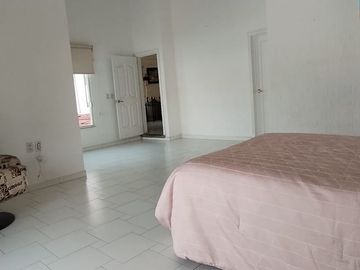 VENTA E CASA DE 2 NIVELES EN FRACC. AMATES DE OAXTEPEC