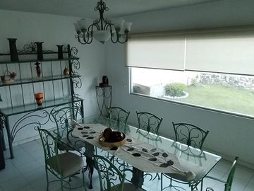 VENTA E CASA DE 2 NIVELES EN FRACC. AMATES DE OAXTEPEC