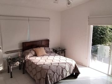 VENTA E CASA DE 2 NIVELES EN FRACC. AMATES DE OAXTEPEC