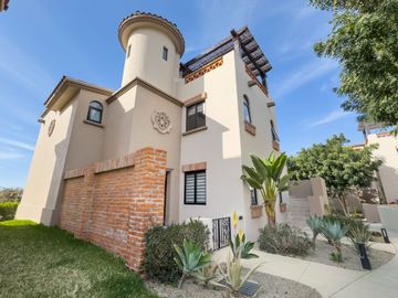 Atractivo CONDO en la exclusiva comunidad de MAVILA Los Cabos