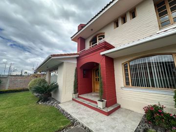 CASA DE VENTA TUMBACO CERCA HILACRIL