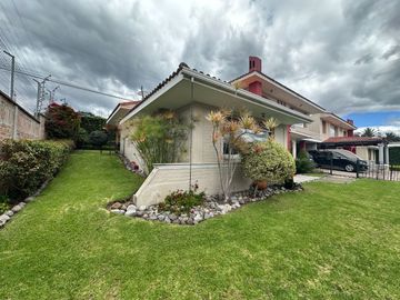 CASA DE VENTA TUMBACO CERCA HILACRIL