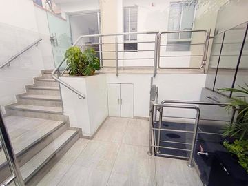 Surquillo BARRIO MÉDICO - Dúplex Penthouse de 3dorm + 1cochera + Balcón + Terraza + Cocina Americana