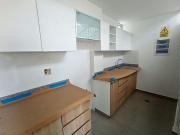Surquillo BARRIO MÉDICO - Dúplex Penthouse de 3dorm + 1cochera + Balcón + Terraza + Cocina Americana