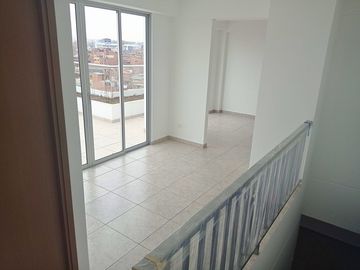 Surquillo BARRIO MÉDICO - Dúplex Penthouse de 3dorm + 1cochera + Balcón + Terraza + Cocina Americana