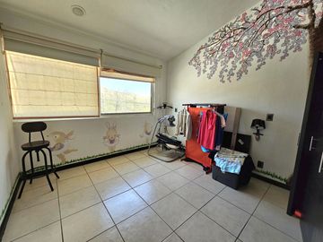 LAS CAÑADAS CASA EN VENTA CON EXCELENTE UBICACIÓN Y TERRAZA CON BONITA VISTA