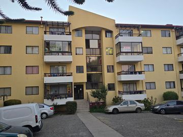 DEPARTAMENTO EN CONDOMINIO LOS VELEROS, VILLA BERLIN, CERRO LOS PLACERES CON VISTA PARCIAL AL OCEANO