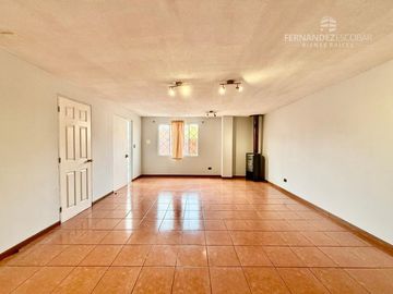 LOS ANDES - VENDE CASA 4D 2B VILLA EL HORIZONTE