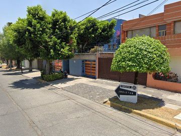 REMATO PRECIOSA CASA EN JURISTAS 81, CIUDAD SATÉLITE, NAUCALPAN ESTADO DE MÉXICO