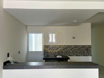Casa con recámara en planta baja, Virgilio Uribe, Veracruz, Ver.
