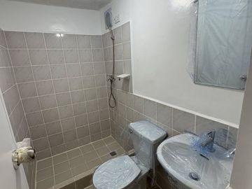 Cambridge Village 1-Bedroom 40sqm Brand New 5% Discount Condominium near Ortigas, Megamall, Floodway, Junction & Eastwood