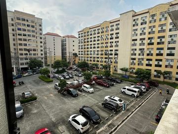 Pre-Owned 10% Discount 40sqm 1-Bedroom Condominium NO BIG Cash-out Cambridge Village near Ortigas, Taguig, BGC, Eastwood, Marikina