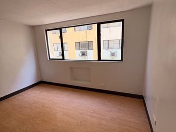 Pre-Owned 10% Discount 40sqm 1-Bedroom Condominium NO BIG Cash-out Cambridge Village near Ortigas, Taguig, BGC, Eastwood, Marikina
