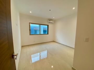 HERMOSA Y AMPLIA CASA, CON ACABADOS DE LUJO EN AQUA, 4 RECAMARAS, ALBERCA Y TERRAZA