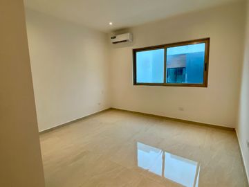 HERMOSA Y AMPLIA CASA, CON ACABADOS DE LUJO EN AQUA, 4 RECAMARAS, ALBERCA Y TERRAZA