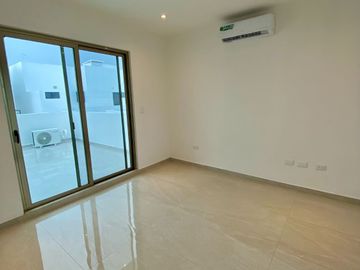 HERMOSA Y AMPLIA CASA, CON ACABADOS DE LUJO EN AQUA, 4 RECAMARAS, ALBERCA Y TERRAZA