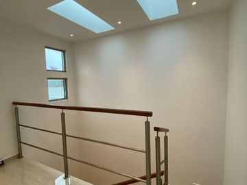 HERMOSA Y AMPLIA CASA, CON ACABADOS DE LUJO EN AQUA, 4 RECAMARAS, ALBERCA Y TERRAZA