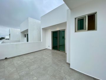HERMOSA Y AMPLIA CASA, CON ACABADOS DE LUJO EN AQUA, 4 RECAMARAS, ALBERCA Y TERRAZA