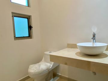 HERMOSA Y AMPLIA CASA, CON ACABADOS DE LUJO EN AQUA, 4 RECAMARAS, ALBERCA Y TERRAZA