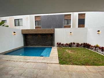 HERMOSA Y AMPLIA CASA, CON ACABADOS DE LUJO EN AQUA, 4 RECAMARAS, ALBERCA Y TERRAZA