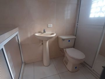 VENDO CASA DE DOS PLANTAS EN REMANSOS DE LA ITALIA