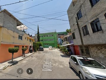 Casa ubicada en Desarrollo Urbano Quetzalcóatl, muy cerca de avenida insurgentes