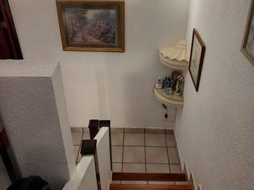 ESPECTACULAR CASA EN CONDADO DE SAYAVEDRA ESTILO INGLES