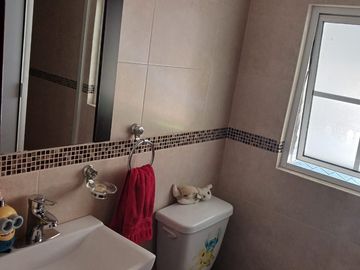 ESPECTACULAR CASA EN CONDADO DE SAYAVEDRA ESTILO INGLES