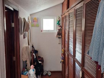 ESPECTACULAR CASA EN CONDADO DE SAYAVEDRA ESTILO INGLES