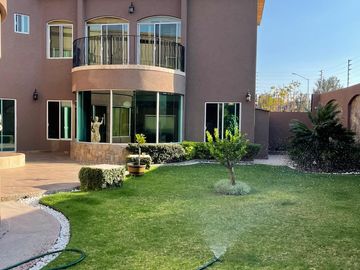 HERMOSA RESIDENCIA VIP EN PROVENZA RESIDENCIAL