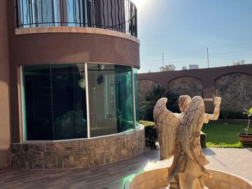 HERMOSA RESIDENCIA VIP EN PROVENZA RESIDENCIAL