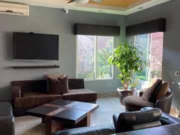 HERMOSA RESIDENCIA VIP EN PROVENZA RESIDENCIAL