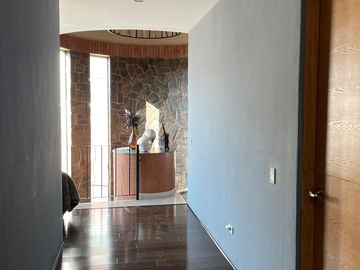 HERMOSA RESIDENCIA VIP EN PROVENZA RESIDENCIAL