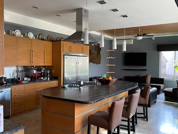HERMOSA RESIDENCIA VIP EN PROVENZA RESIDENCIAL