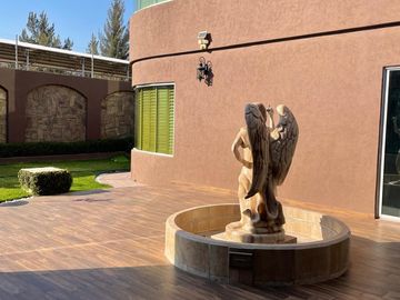 HERMOSA RESIDENCIA VIP EN PROVENZA RESIDENCIAL