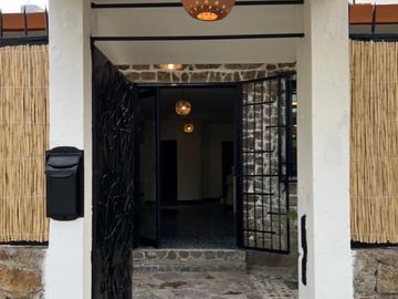 CASA VACACIONAL EN ZONA DE COSTA AZUL (precio por noche)