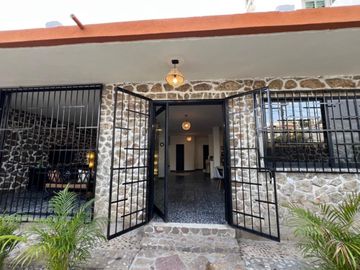 CASA VACACIONAL EN ZONA DE COSTA AZUL (precio por noche)