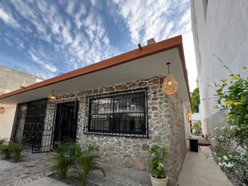 CASA VACACIONAL EN ZONA DE COSTA AZUL (precio por noche)