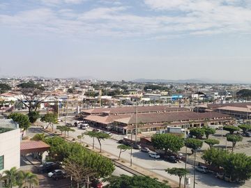 Vendo Oficina Corporativa en Sky Building – 140 m² + 2 Parqueos