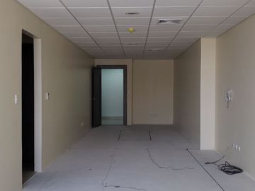 Vendo Oficina Corporativa en Sky Building – 140 m² + 2 Parqueos