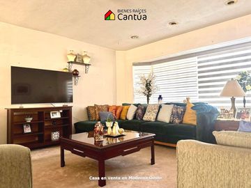 Casa en venta de 2 Niveles con Amplios Espacios • Moderna Oeste, Ensenada B.C.