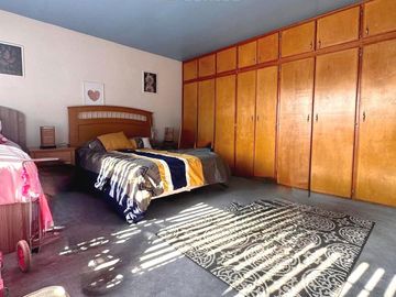 Casa en venta de 2 Niveles con Amplios Espacios • Moderna Oeste, Ensenada B.C.