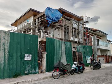 Beach View Home for Sale in Talisay City, Cebu – High-End Subdivision Living at Corona del Mar