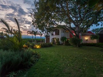 SE VENDE HERMOSA CASA  CAMPESTRE  EN ROZO