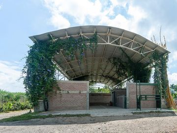 SE VENDE HERMOSA CASA  CAMPESTRE  EN ROZO